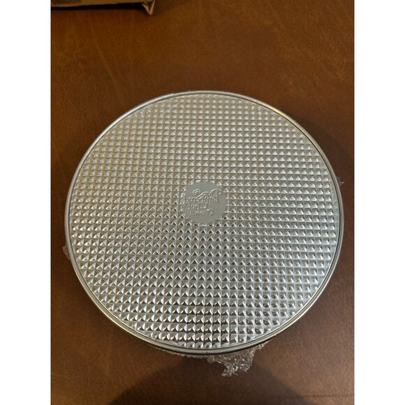 Pampered Chef Springform Pan Set, Bundt Cake/Heart Insert - Picture 4 of 4